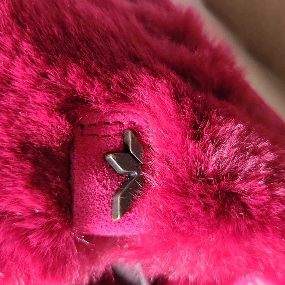 Koolaburra by UGG Burgundy Faux Fur Slippers Slides Women's 8 NWT and Box - Picture 3 of 9